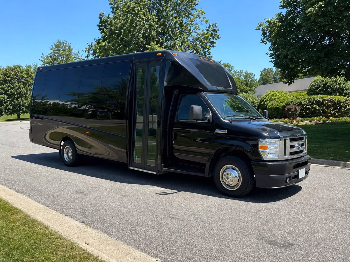 affordable new braunfels prom party bus prices split across your group
