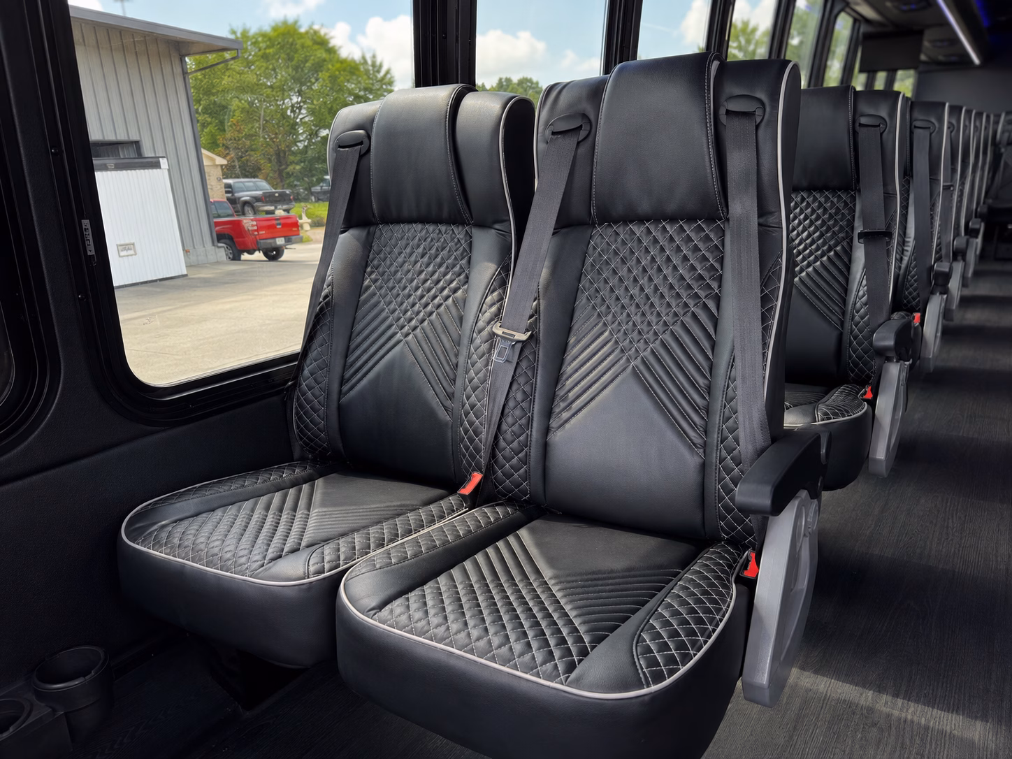 airport transfers between sat seguin and san marcos