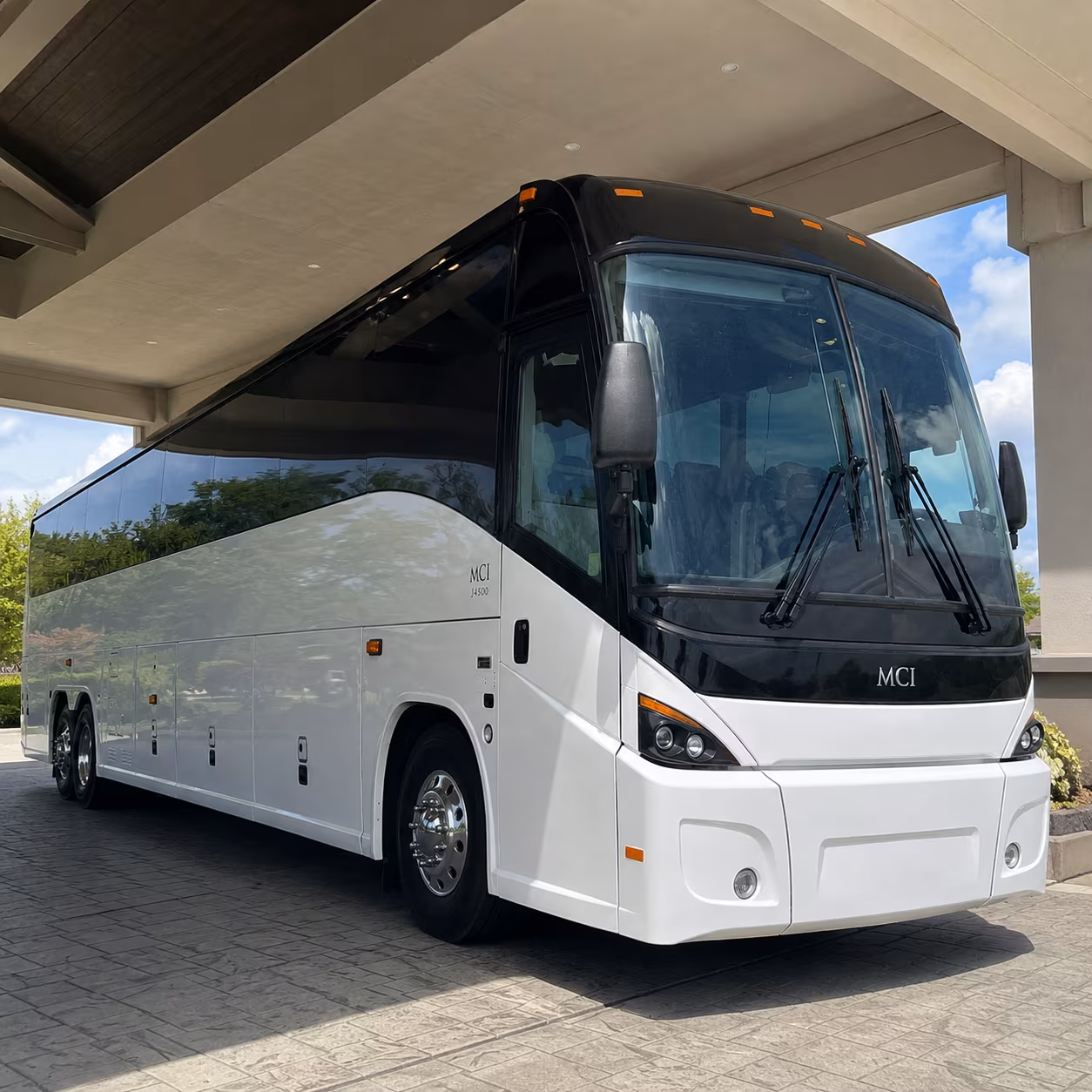 new braunfels charter bus services exterior