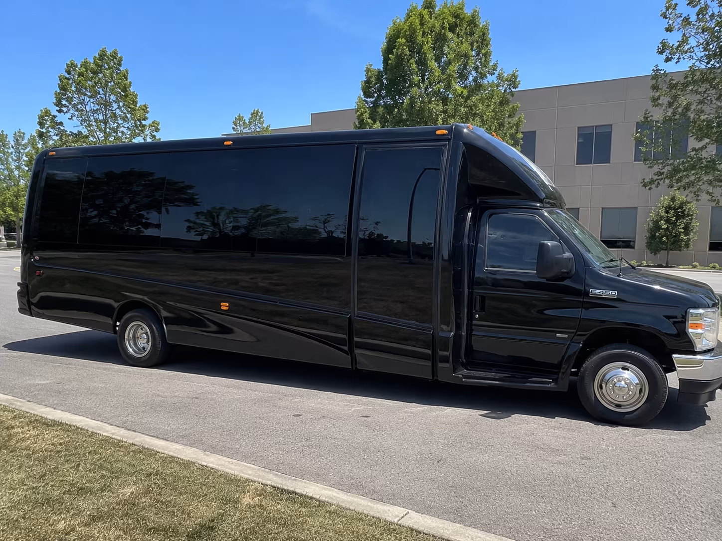 new braunfels corporate retreat shuttle bus rentals